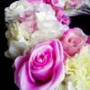 Biało-różowy wianek z kwiatów