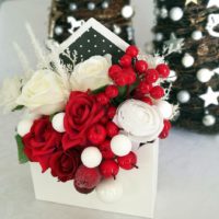 Flower box świąteczny biało - czerwony