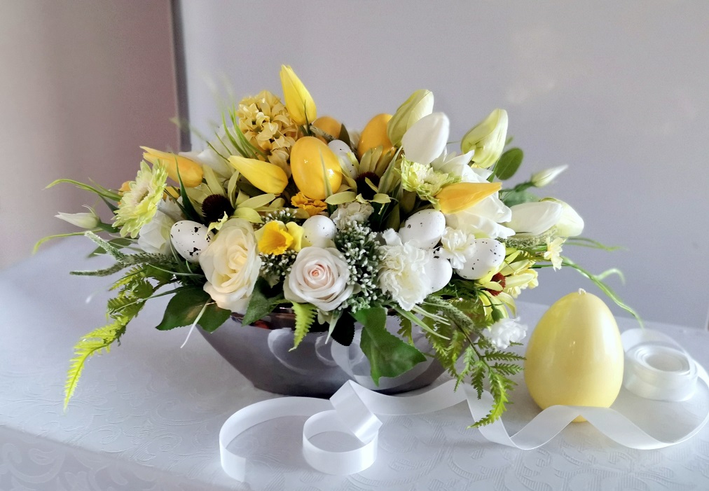 Kompozycja wielkanocna w srebrnym naczyniu nr 311