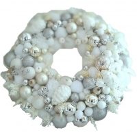 Świąteczny wianek w bieli nr 142