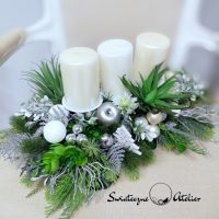 Srebrzysty stroik z sukulentami M nr 391