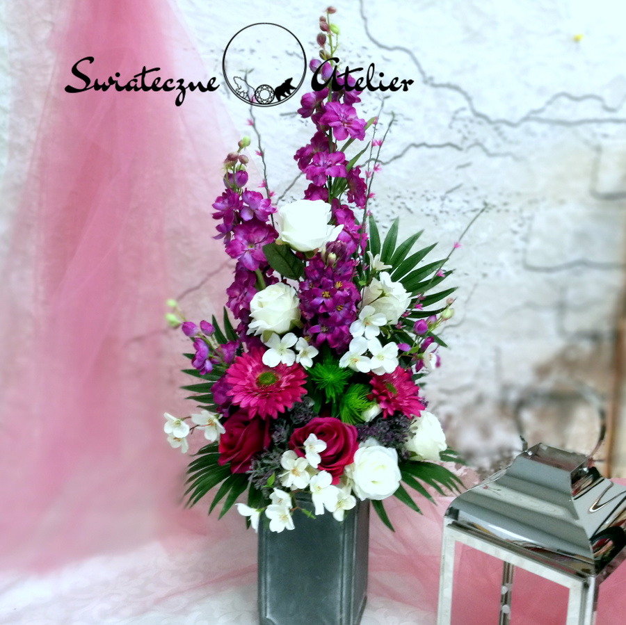 Bukiet nagrobny Biel i amarant nr 725