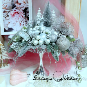 Świąteczna dekoracja na paterze Biel i srebro nr 1107