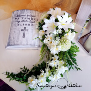 Książka nagrobna Białe lilie 1240