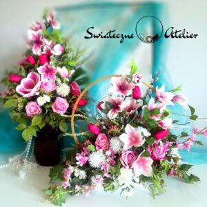 Stroik nagrobny z  bukietem Urocze magnolie nr 1395